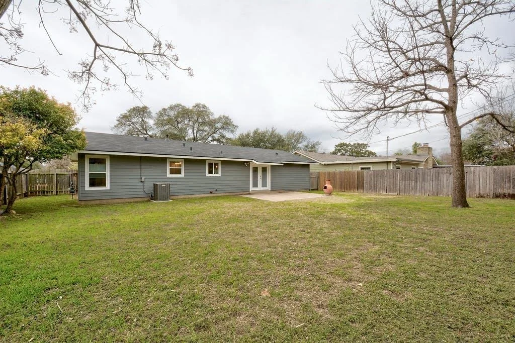 Photo of 1600 Ashberry DR
