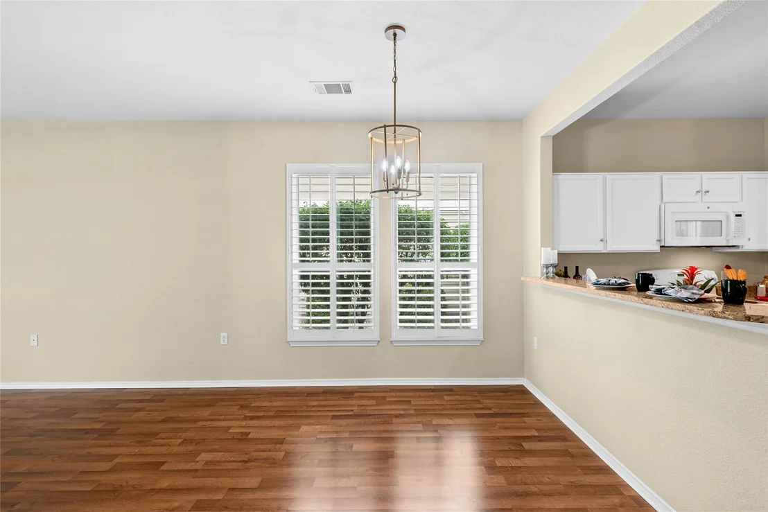 Photo of 111 Hampton CIR