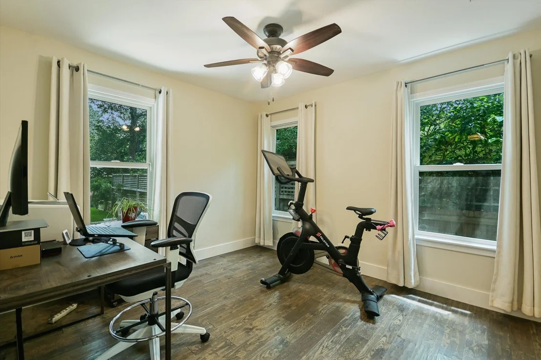 Photo of 605 Deep Eddy Ave
