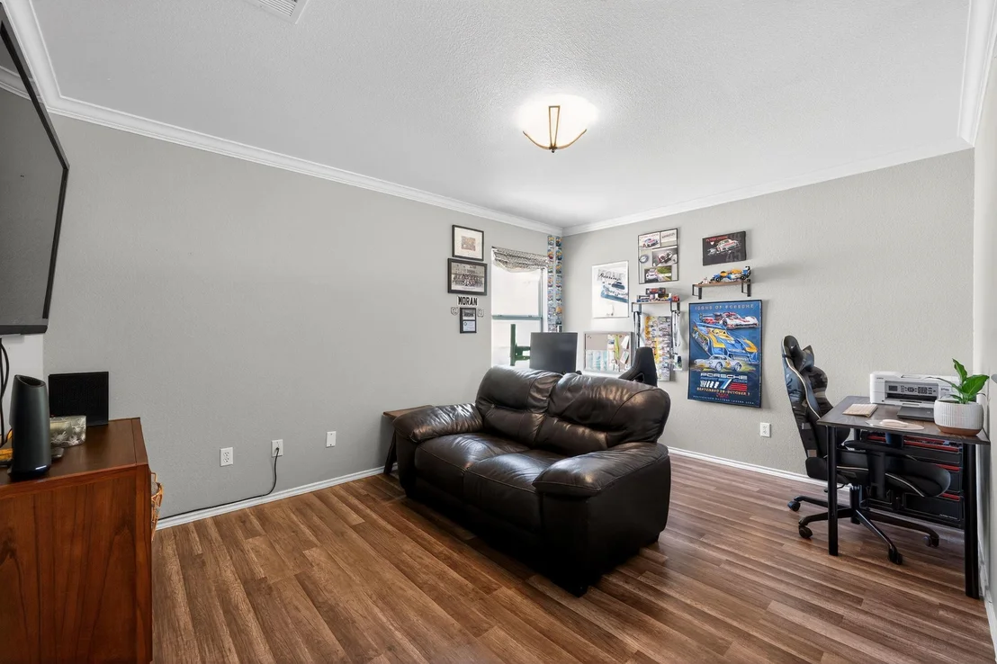 Photo of 748 Bills CIR