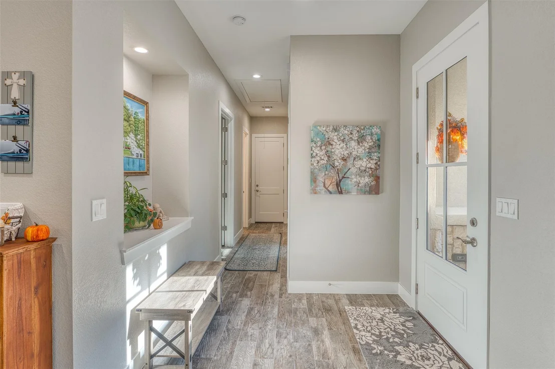 Photo of 317 Parallel Circle CIR