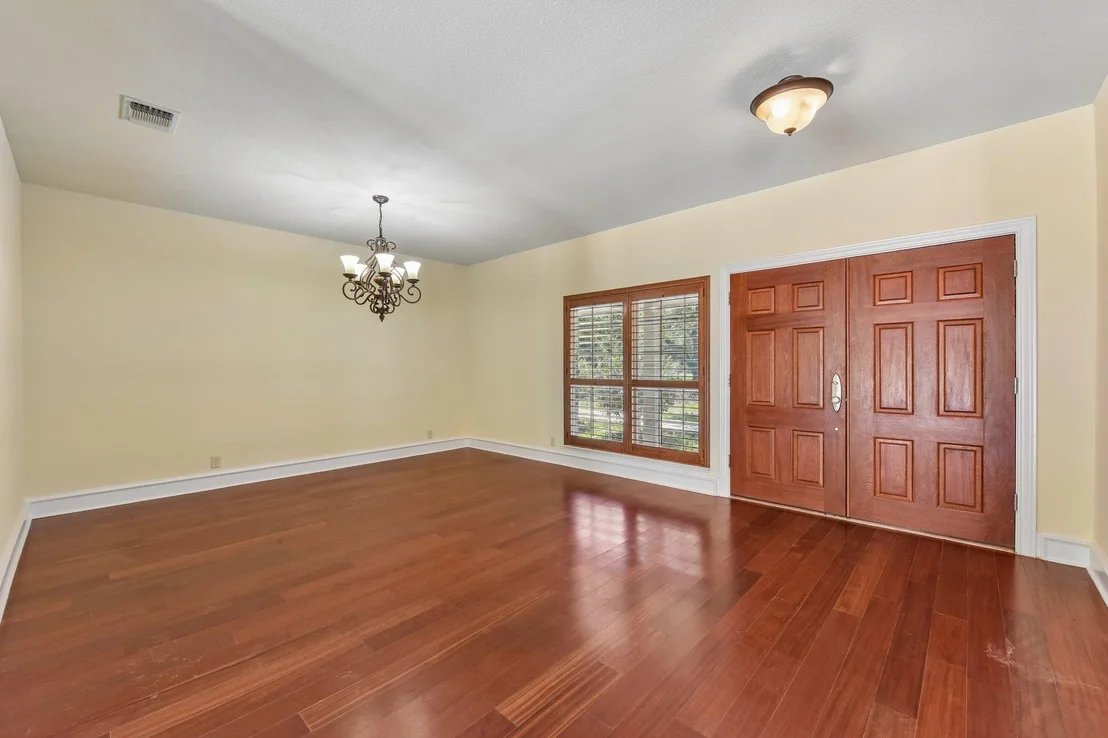 Photo of 1915 Oak Forest DR