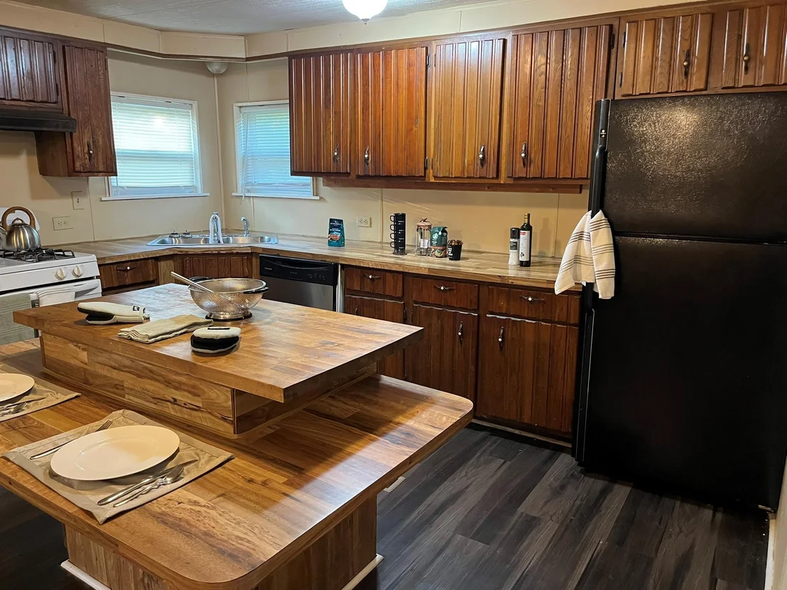 Photo of 5576 Helm LN
