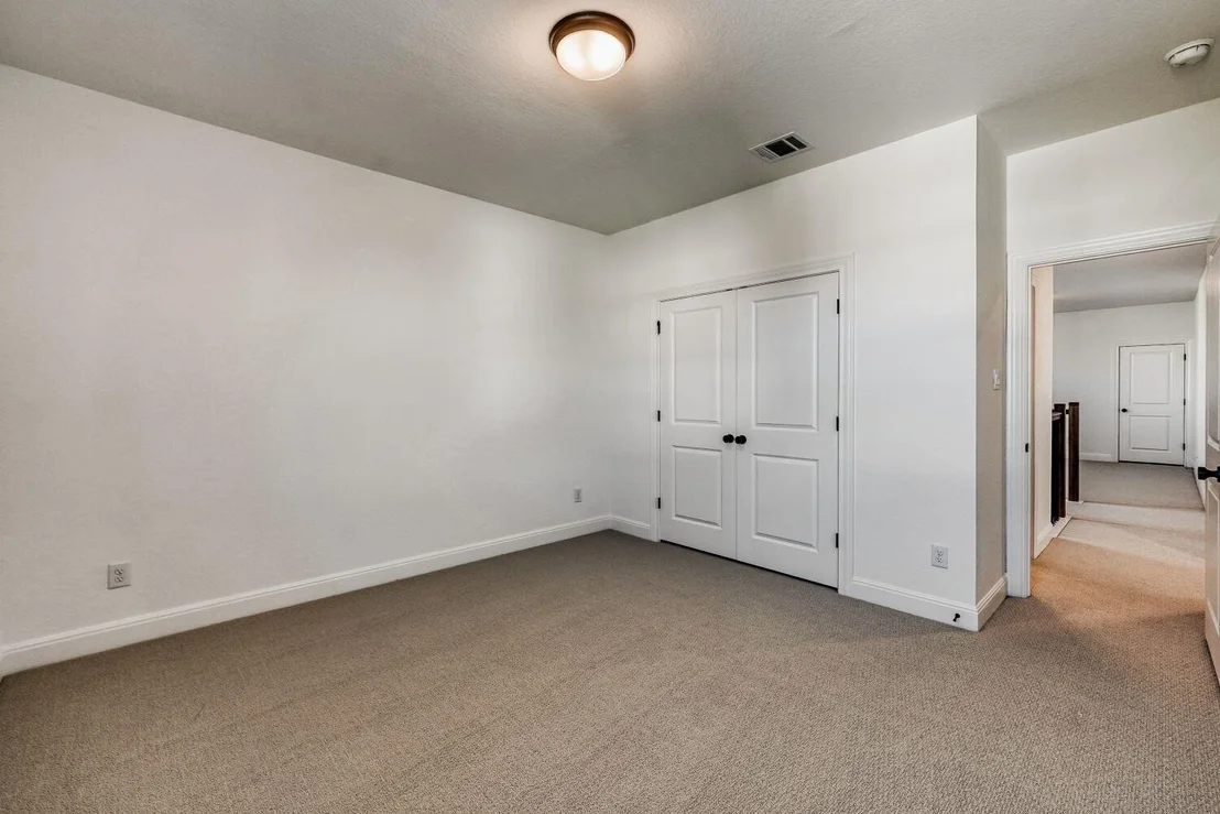 Photo of 454 Burlington DR