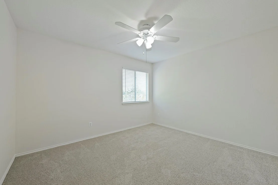 Photo of 399 Paddington DR