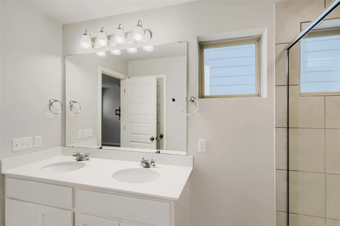 Photo of 1728 Artesian Springs XING