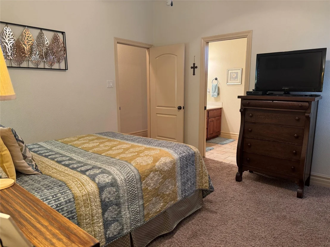 Photo of 385 Green Park DR