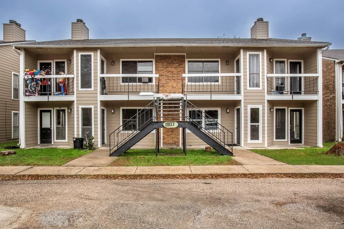 Photo of 1907 W LOOP