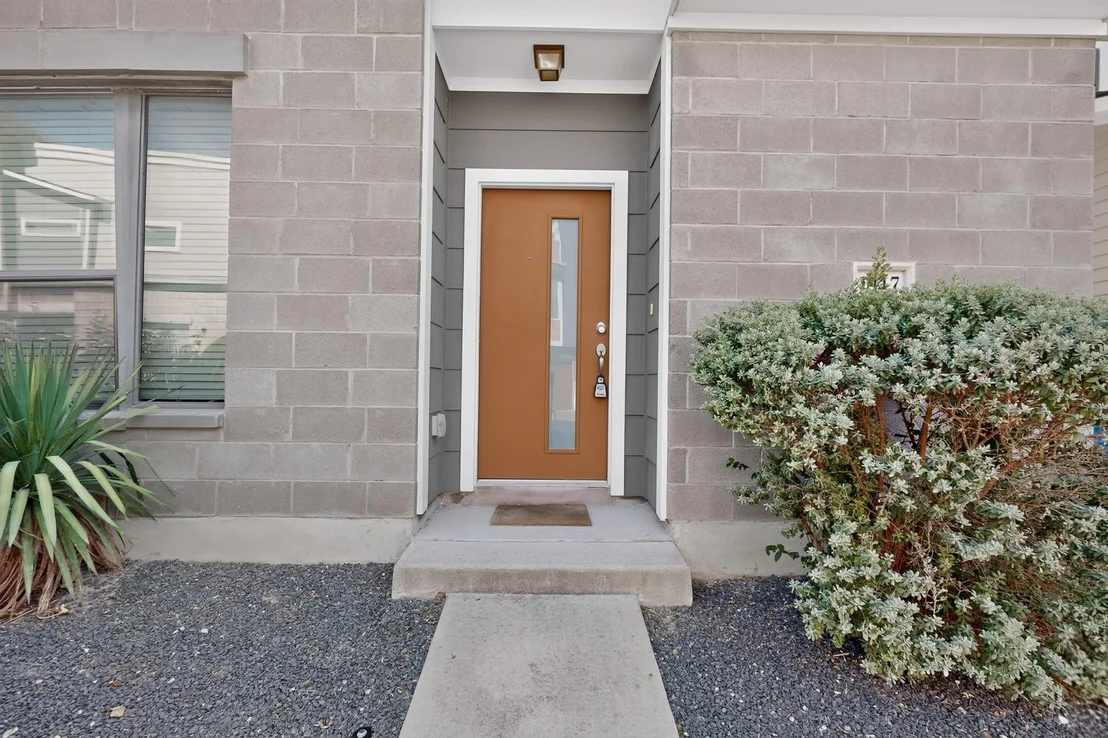 Photo of Unit 1417 at 1417 Lorraine LOOP