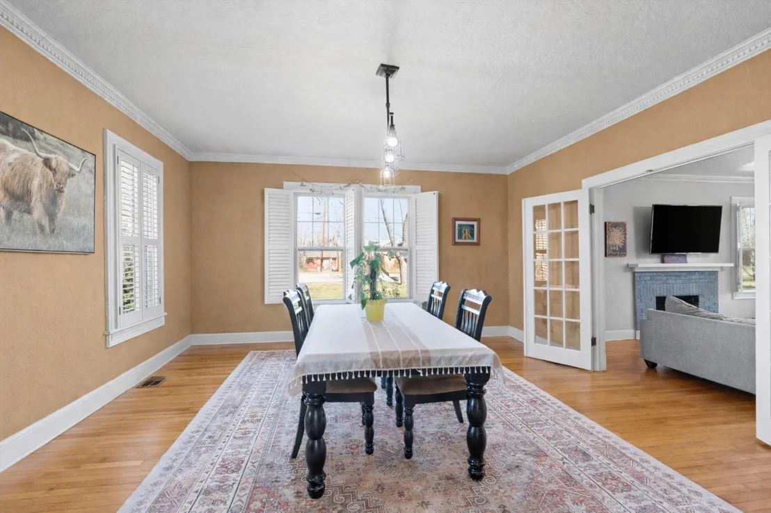 Photo of 1543 W Clark ST