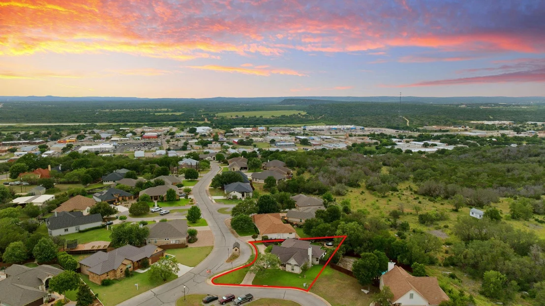 Photo of 813 Lacey Oak CIR