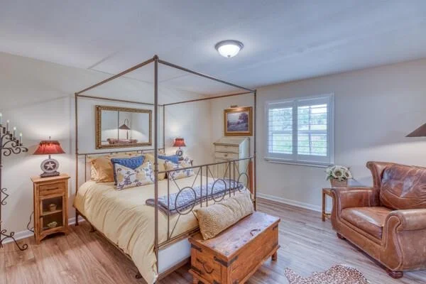 Photo of 215 E McGee TRL