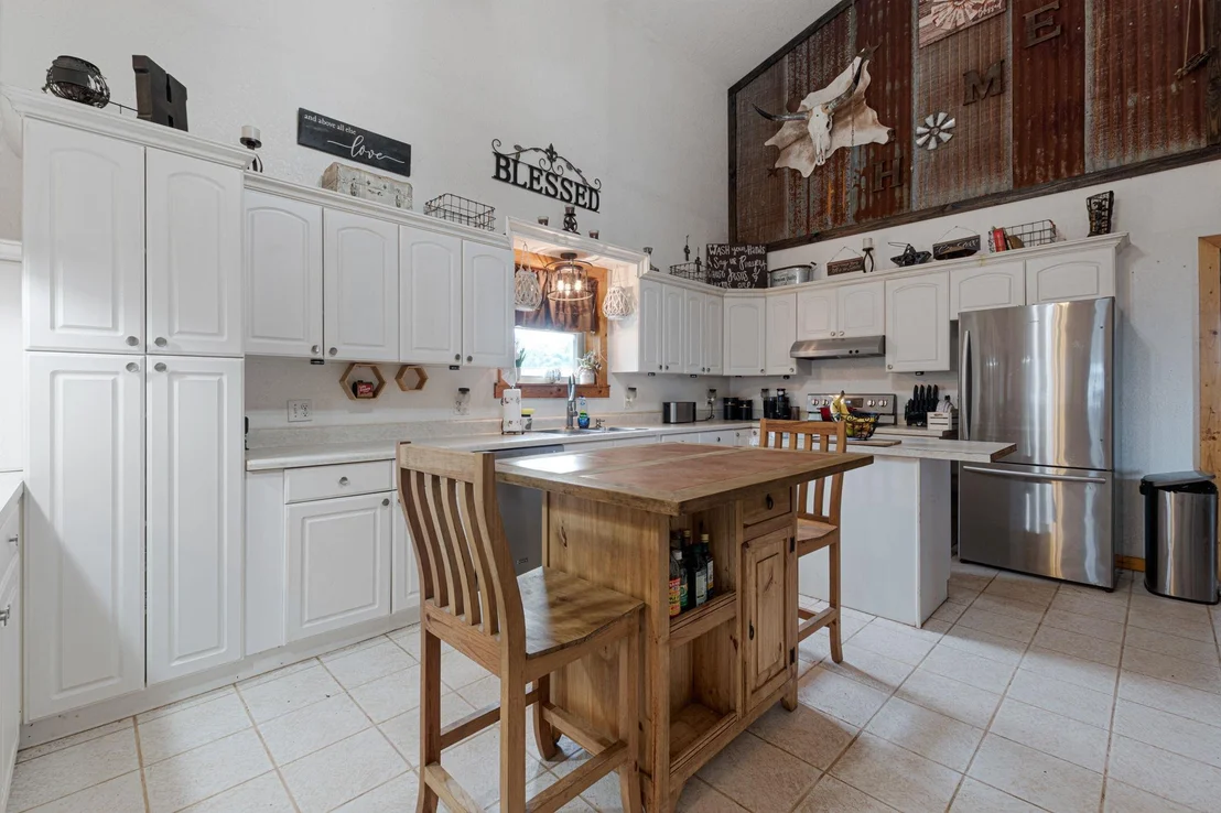 Photo of 609 W Leon ST