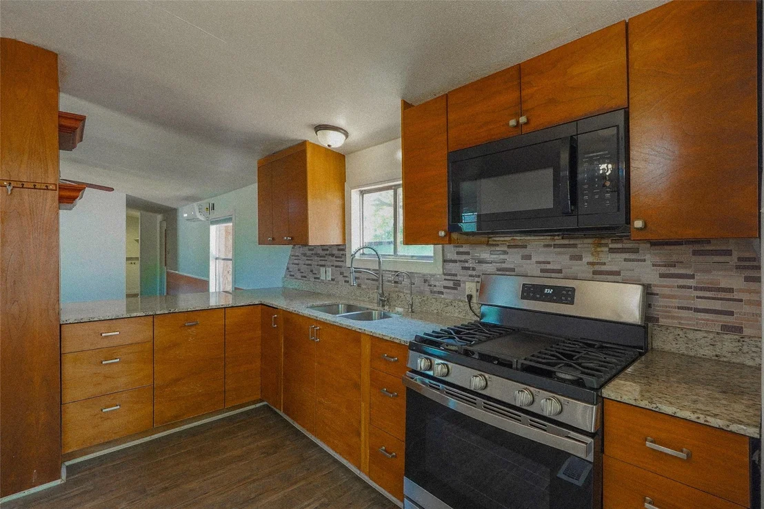 Photo of 155 5th ST