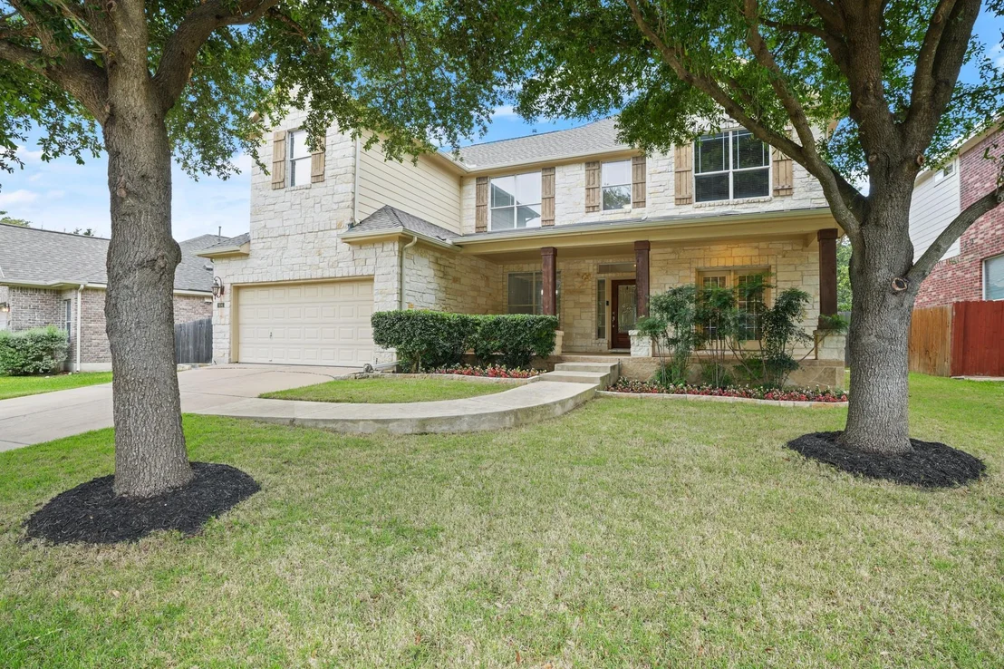 Photo of 606 Victoria DR