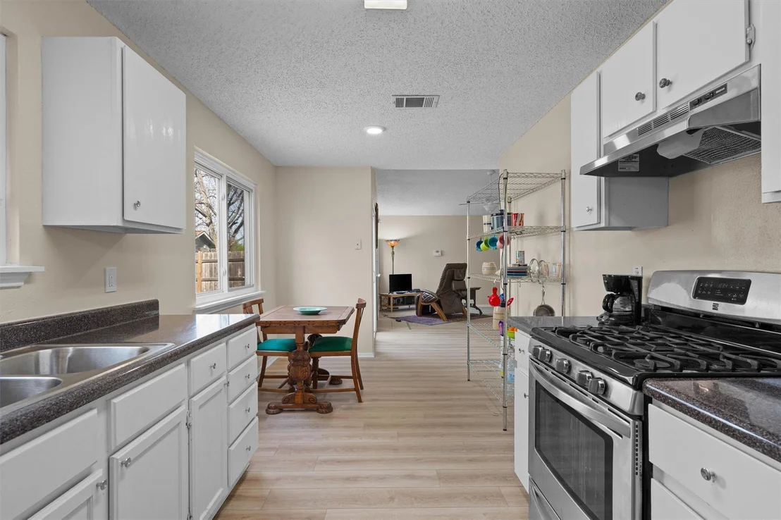 Photo of 1403 Alma DR