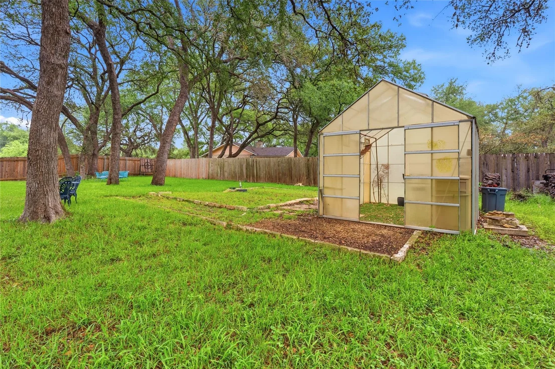 Photo of 203 Leisurewoods DR