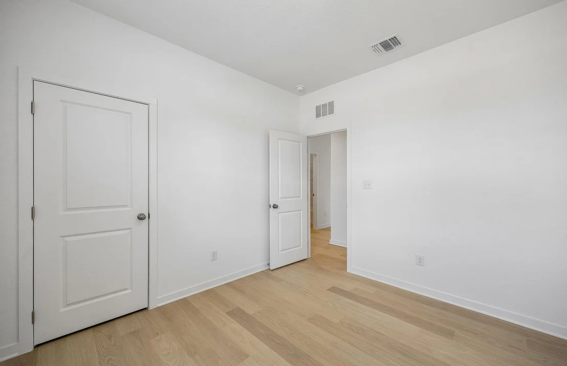 Photo of 120 Blackfoot Daisy PATH