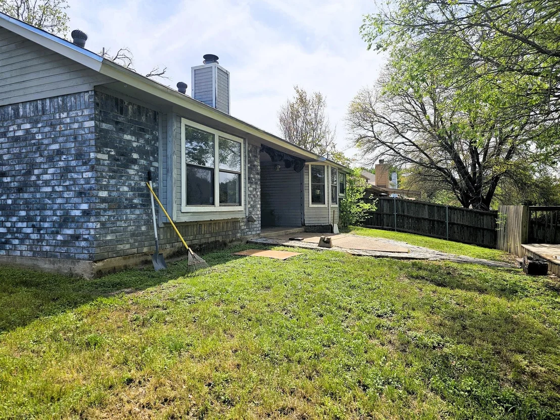 Photo of 218 Atkinson Ave
