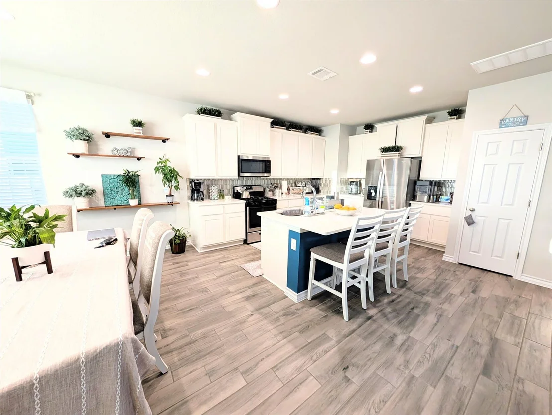 Photo of 226 Thornless CIR