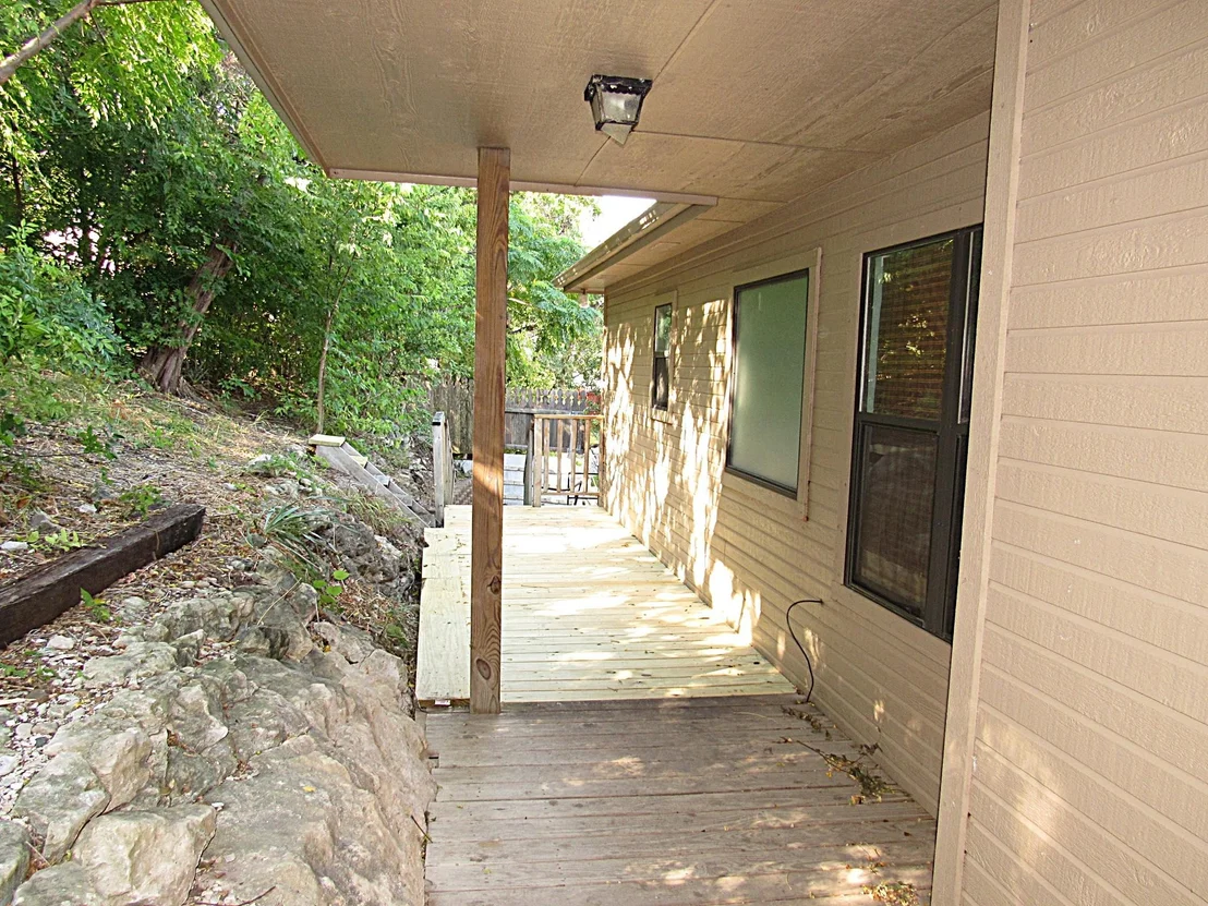 Photo of 1500 Chardonnay DR