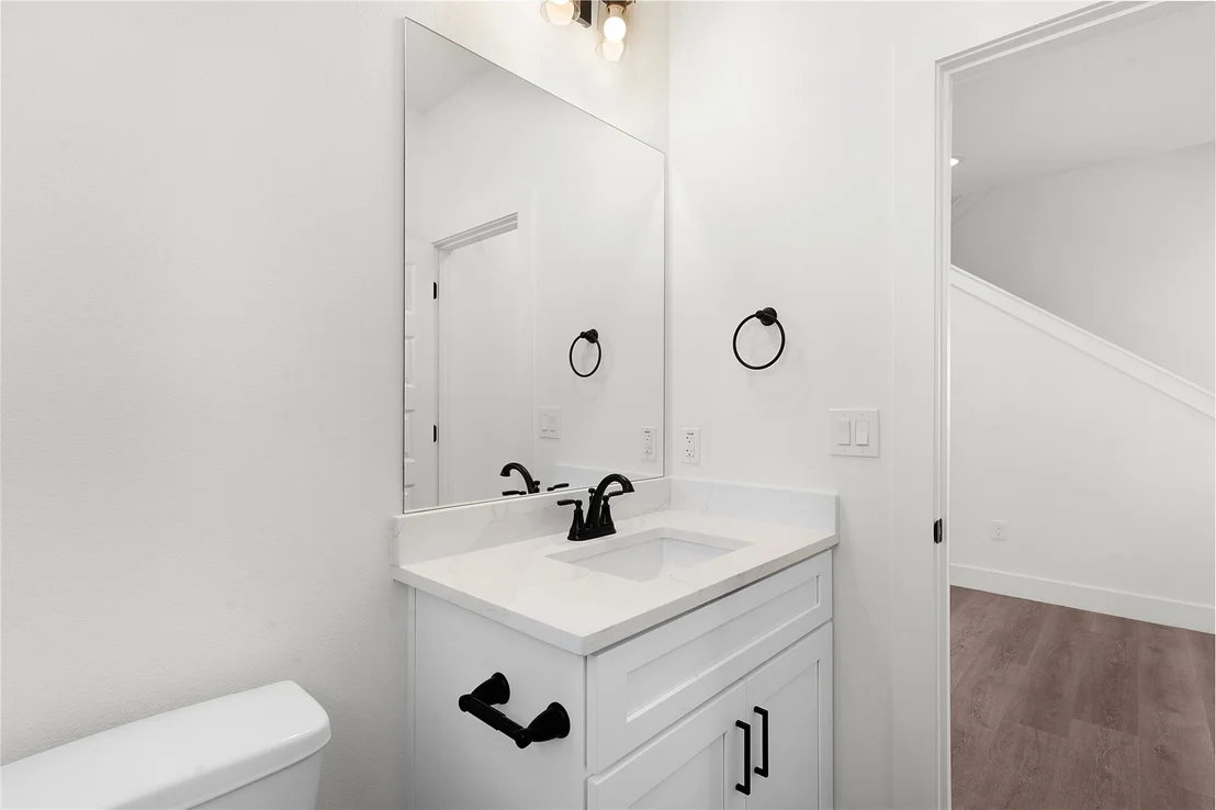 Photo of 105 Carmen CV