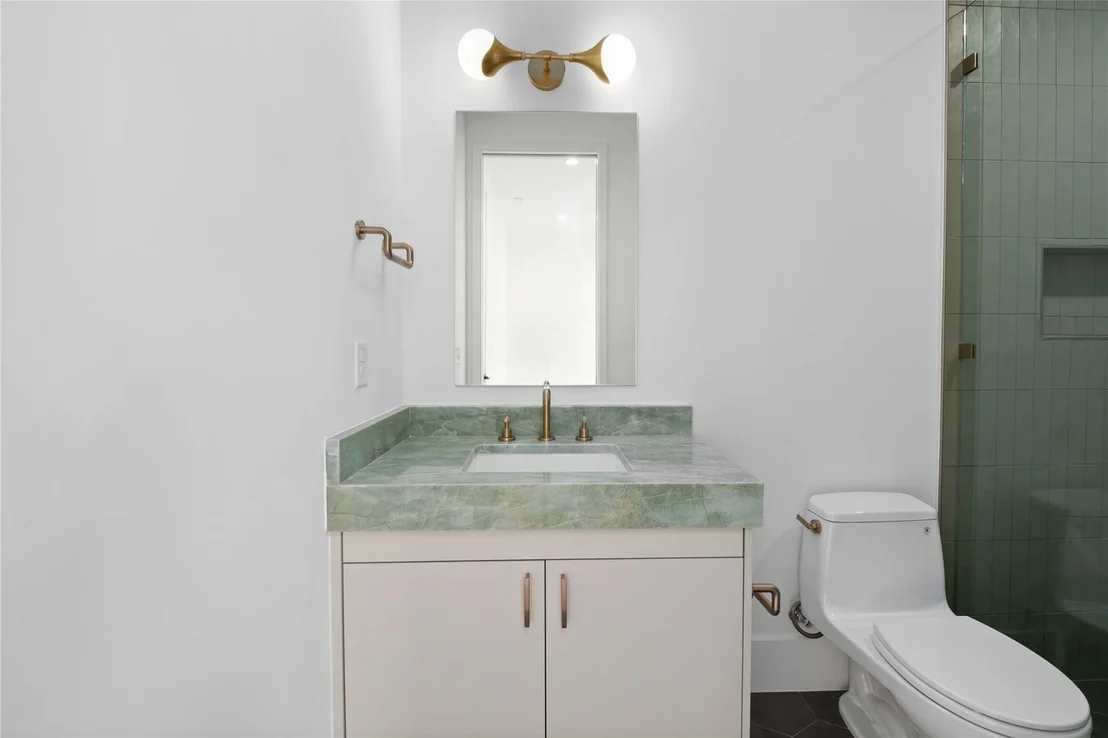 Photo of 2401 Oakhaven CIR