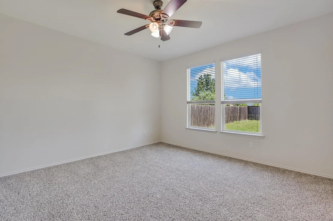 Photo of 136 Stella Gold ST