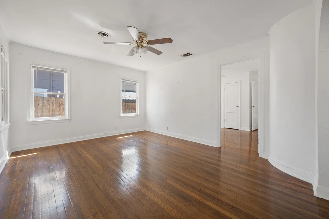 Photo of 511 W Odell ST