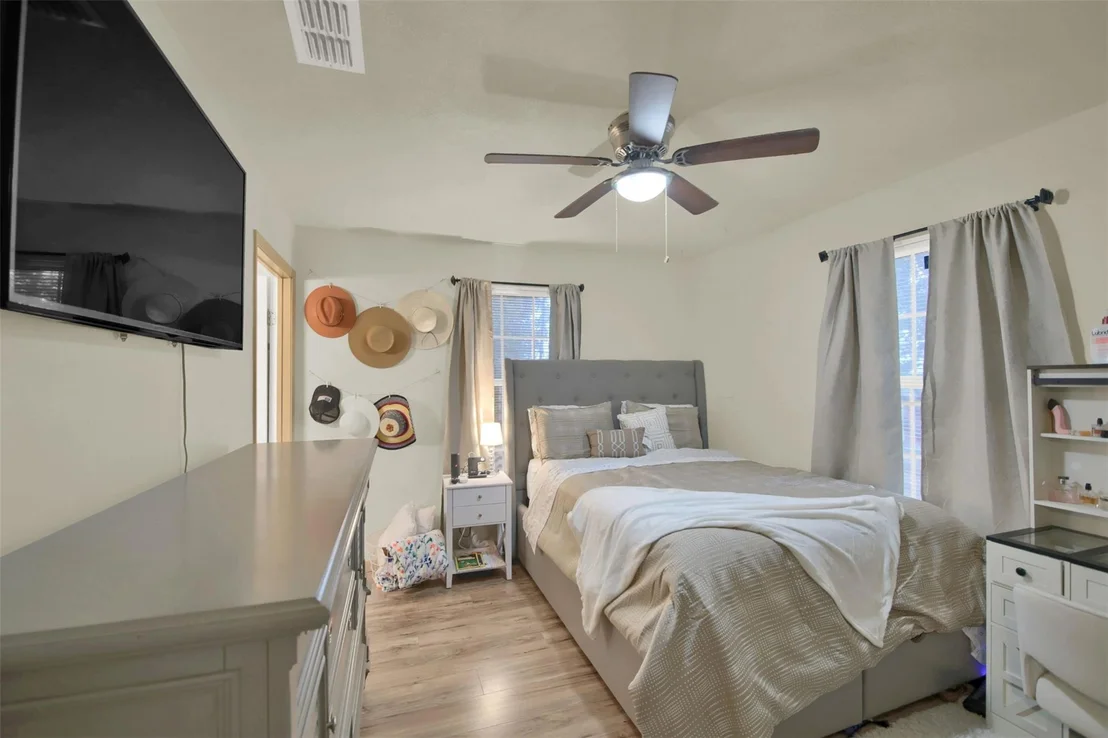 Photo of 115 Rangeland RD