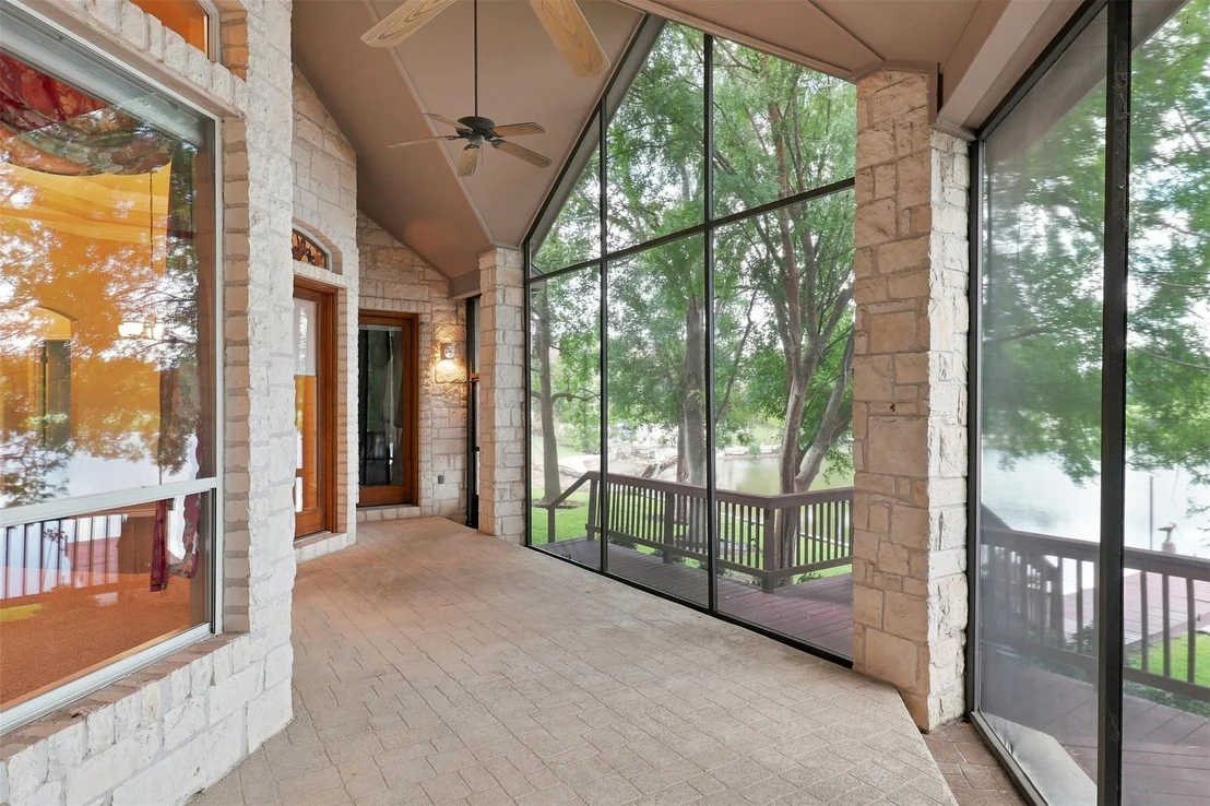 Photo of 110 Dog Leg ST