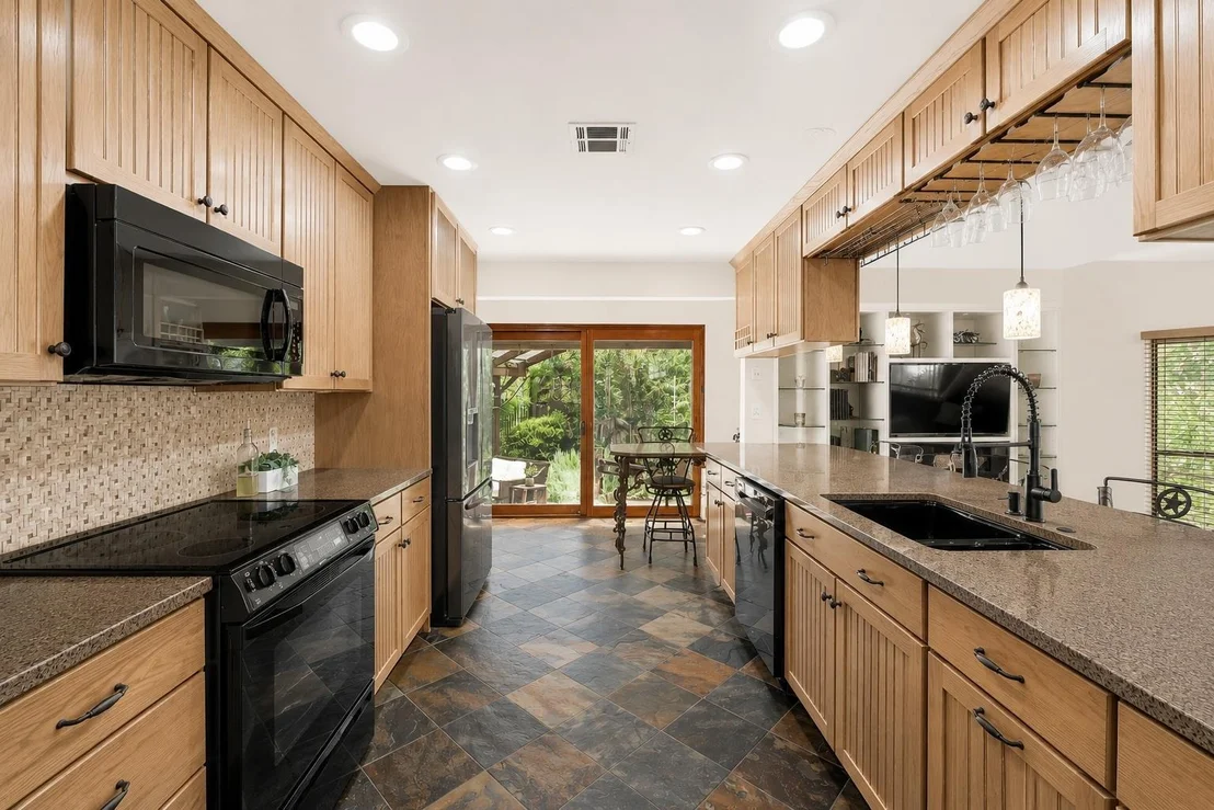 Photo of 122 Acapulco DR