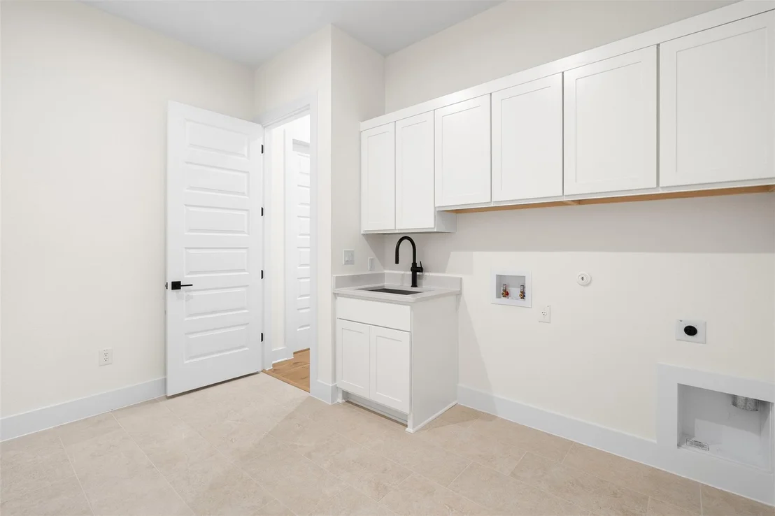 Photo of 1813 Lucera BND