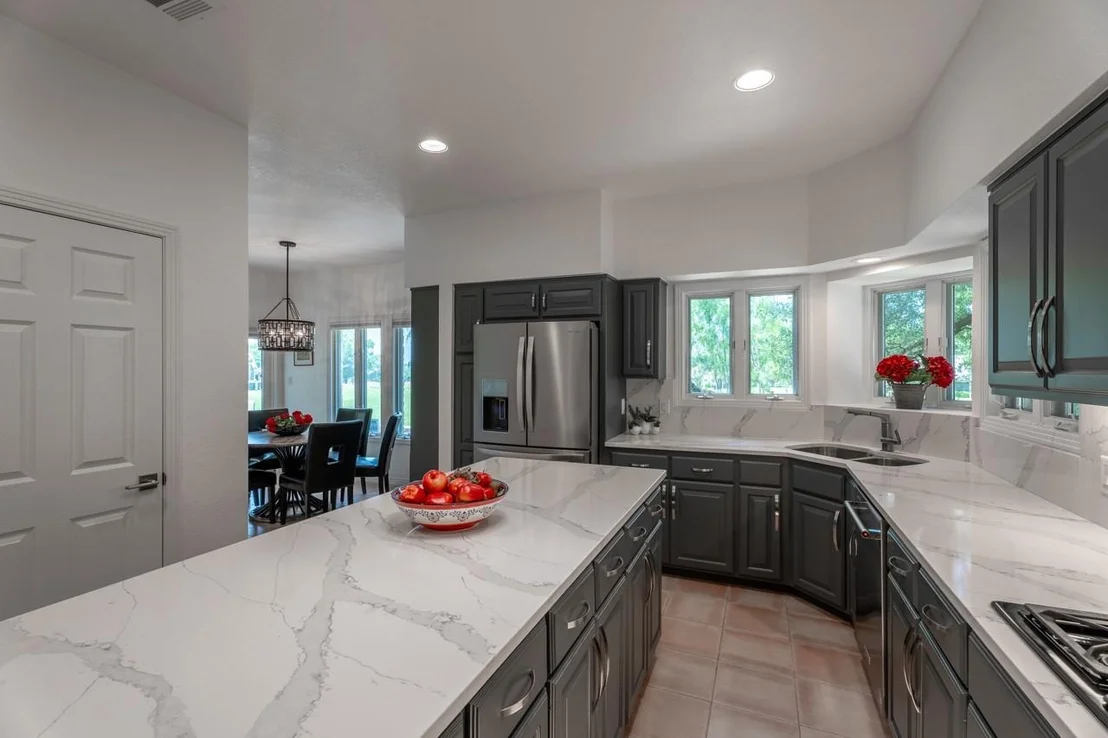 Photo of 2704 Aurora