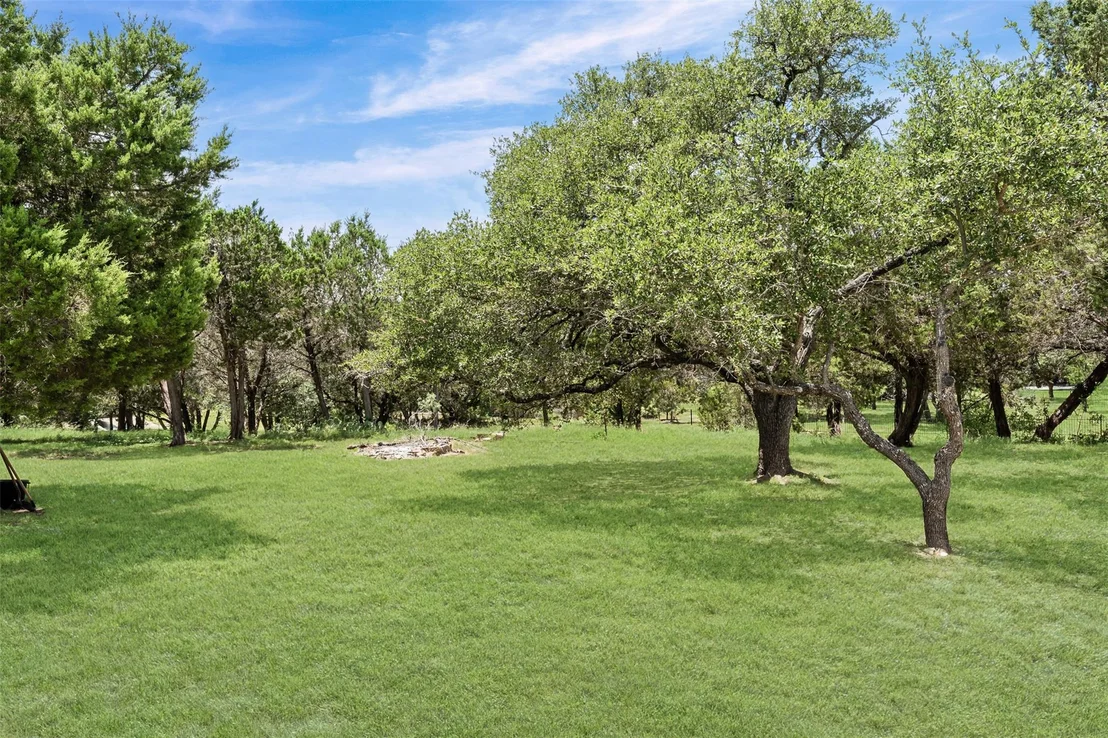 Photo of 102 Eagle Valley LN