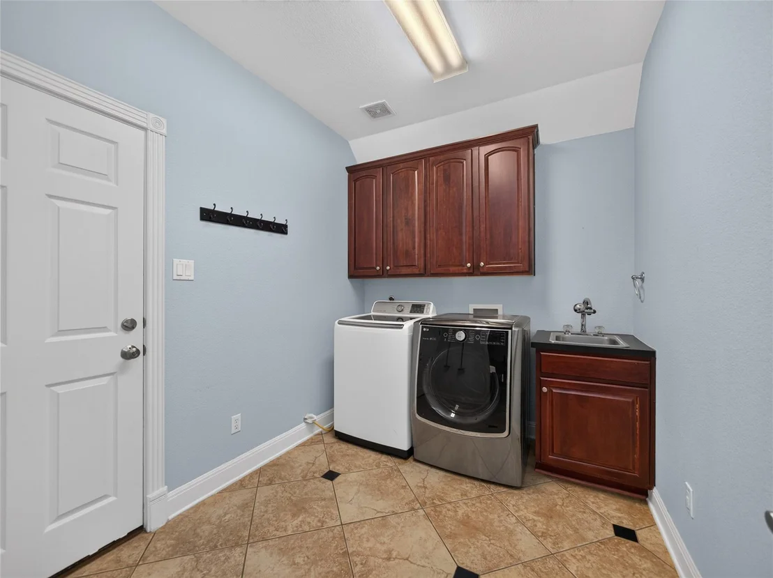 Photo of 3500 Hamlet CV