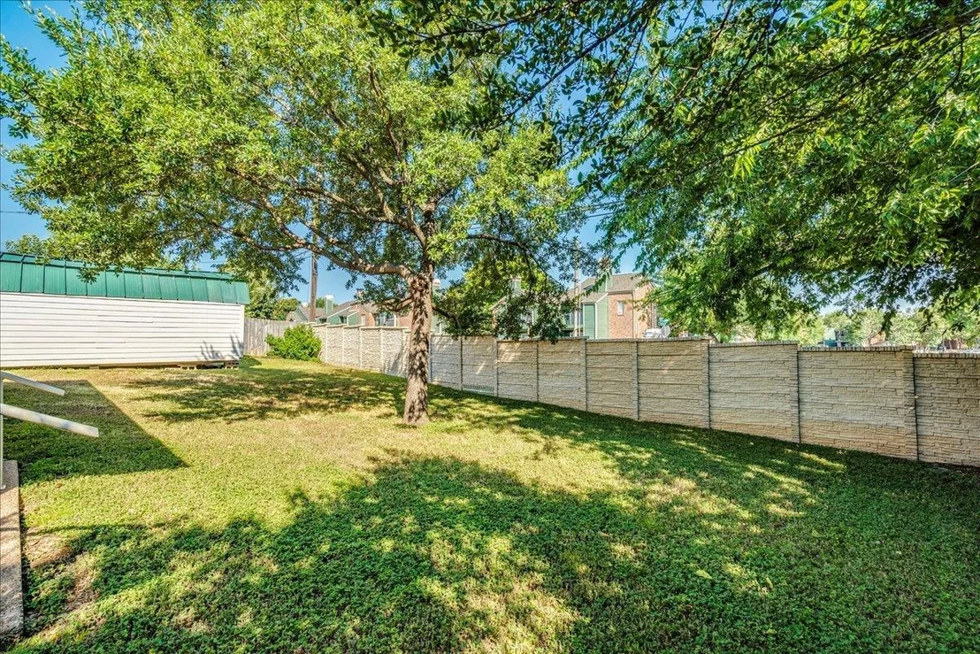 Photo of 706 WINDSOR RD