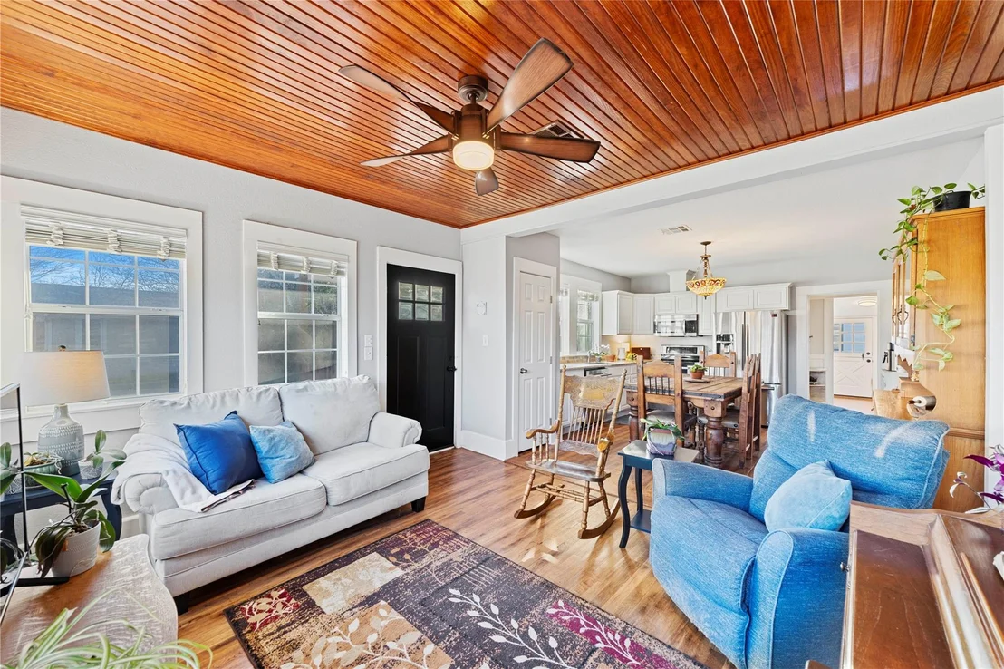 Photo of 611 Sloan ST