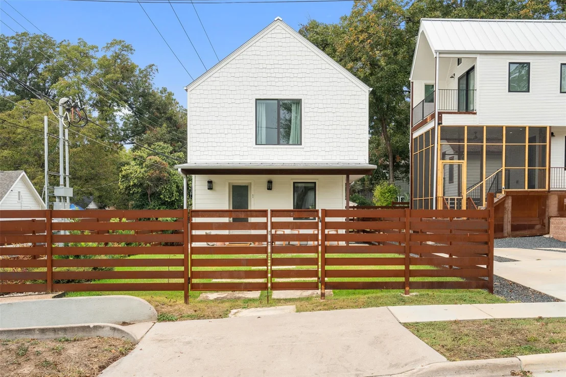 Photo of 64 Chalmers Ave