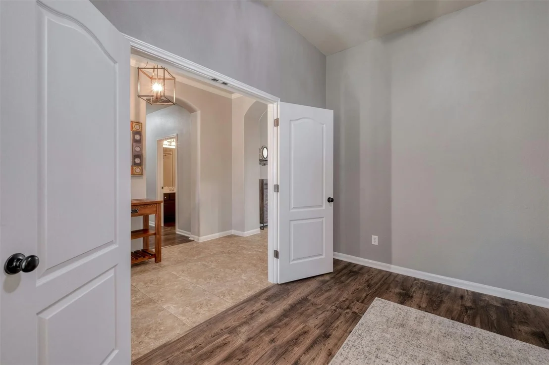 Photo of 213 Hendelson LN