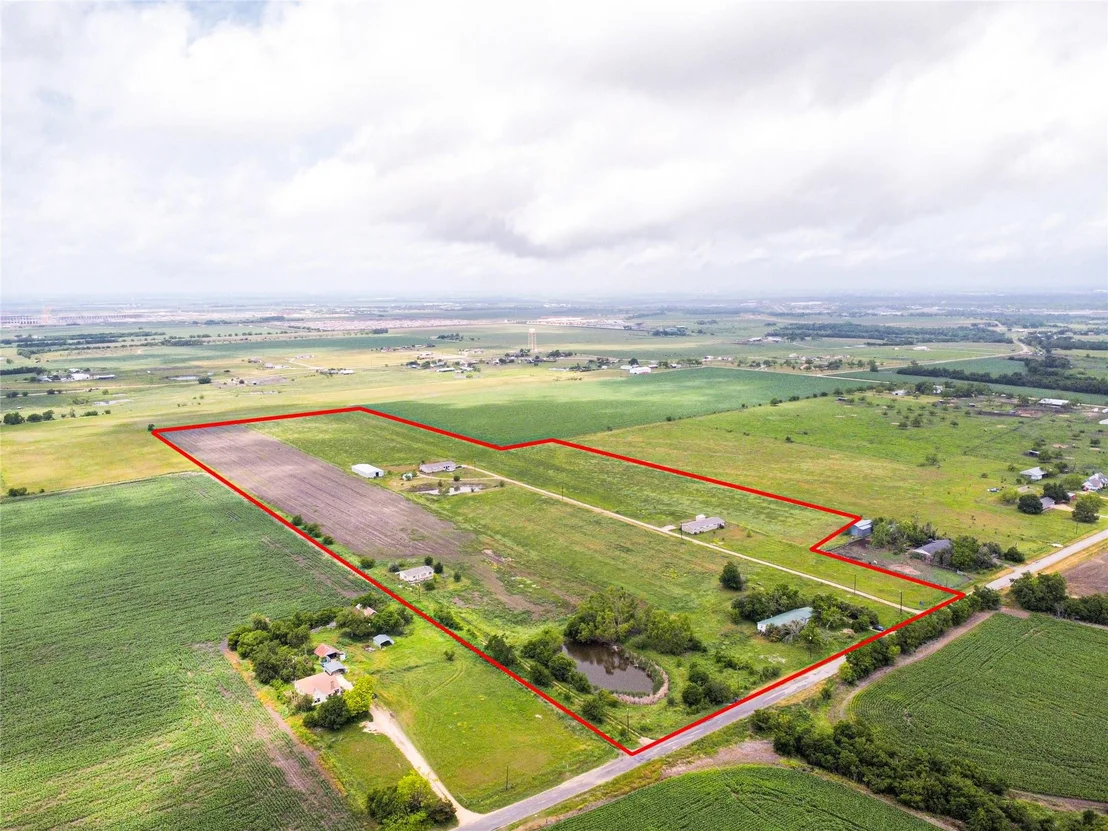 Photo of 900 County Road 406 RD