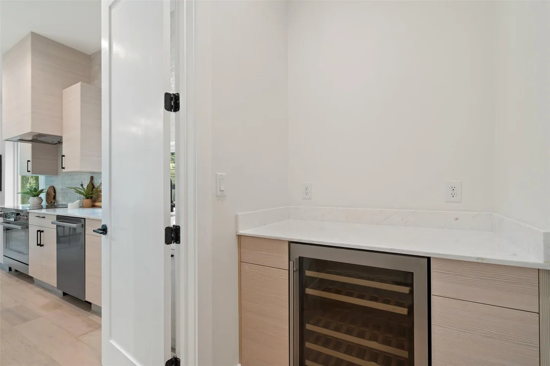 Photo of 1605 Cedar Ave