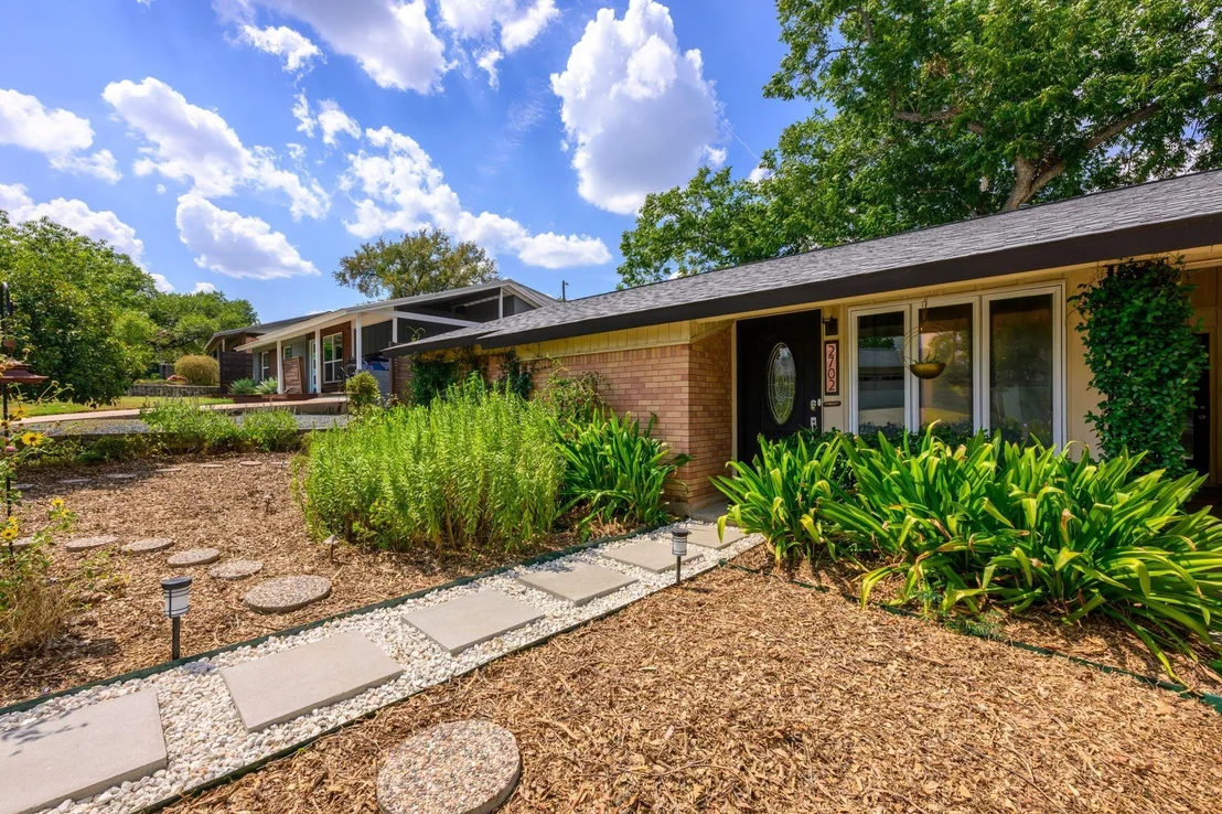 Photo of 2702 Little John LN