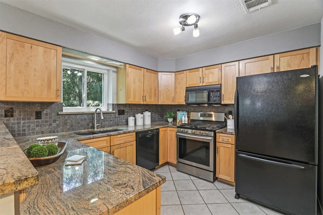 Photo of 7109 Dallas DR