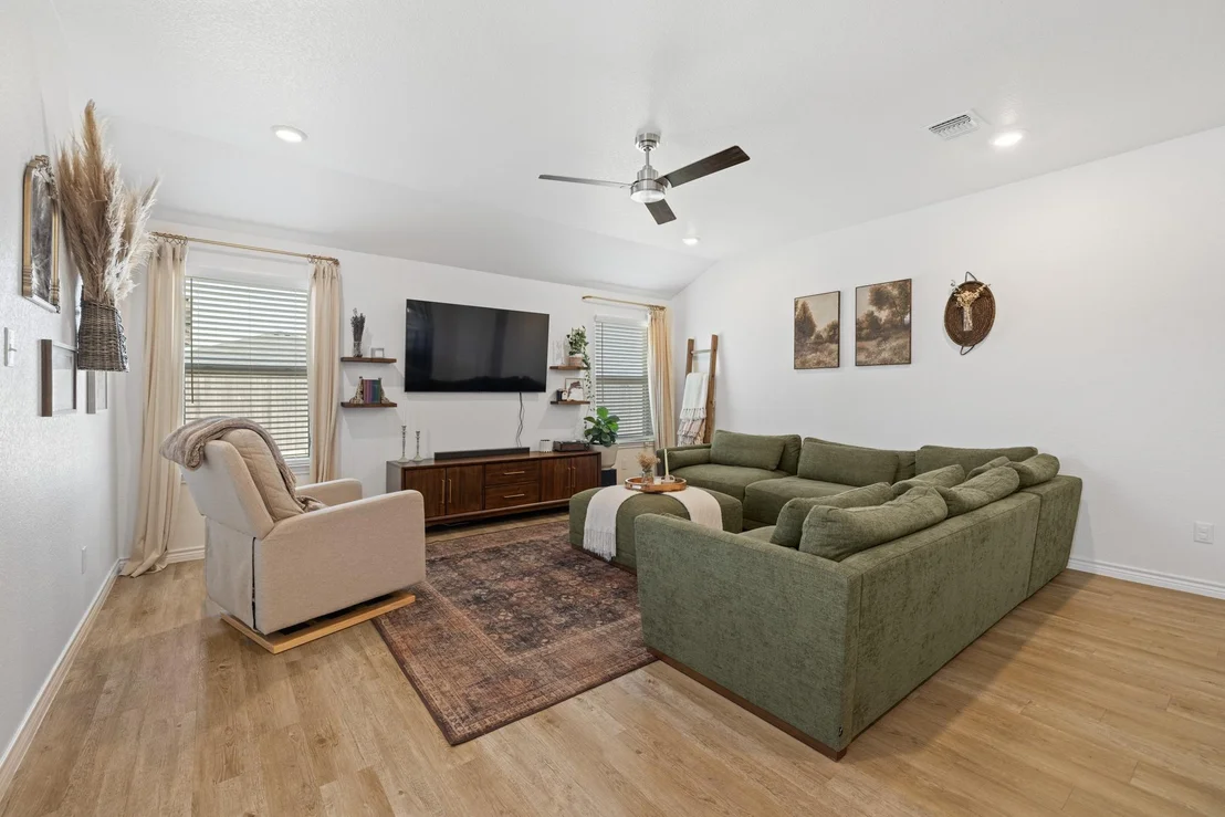 Photo of 129 Maybelline RD