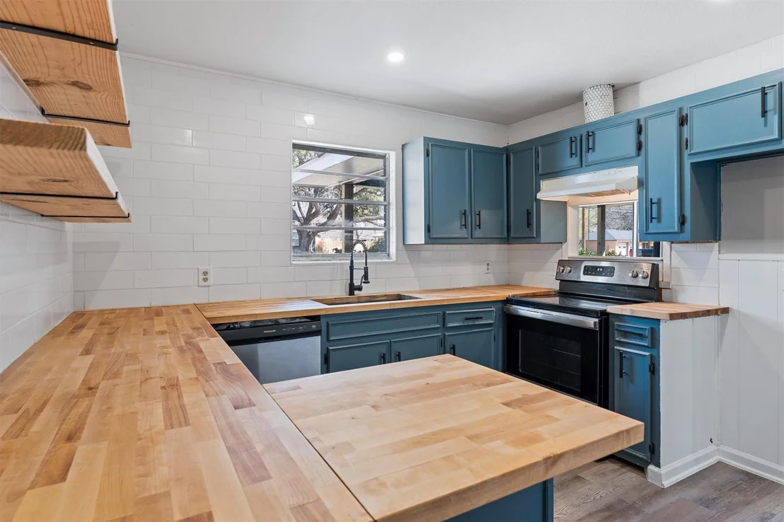 Photo of 1106 Hackberry DR