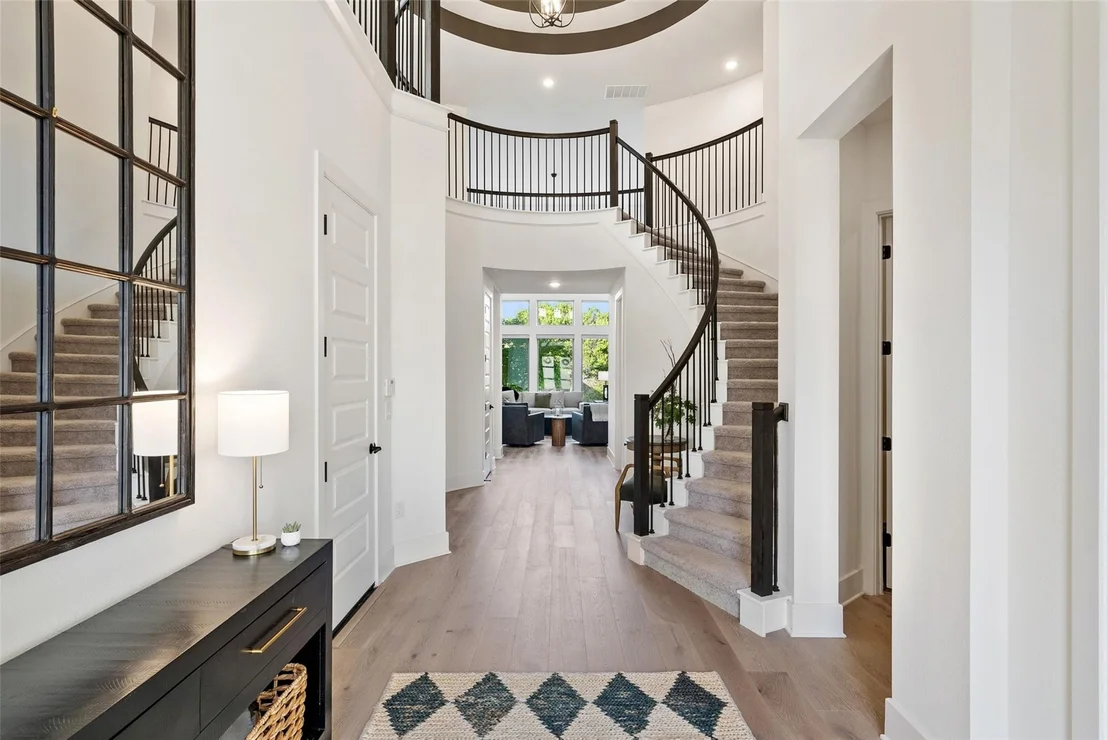 Photo of 721 Rawson BND