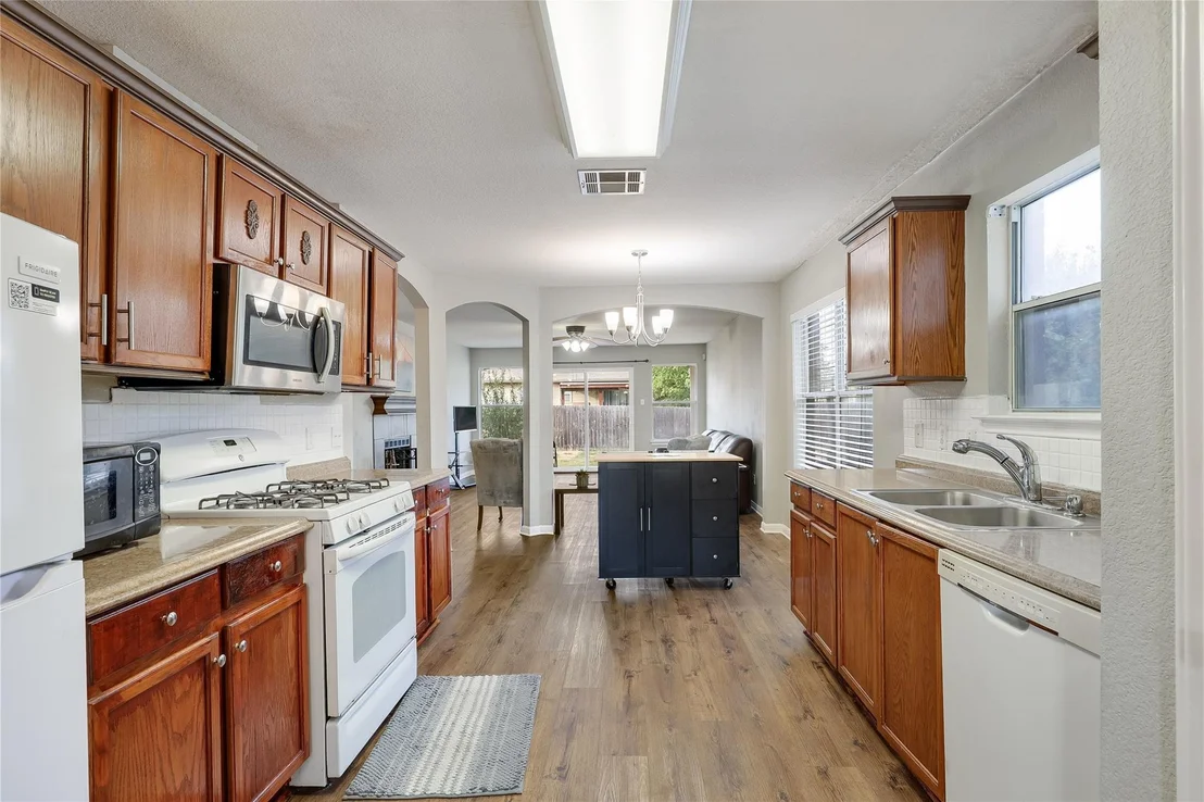 Photo of 3800 Hickox DR