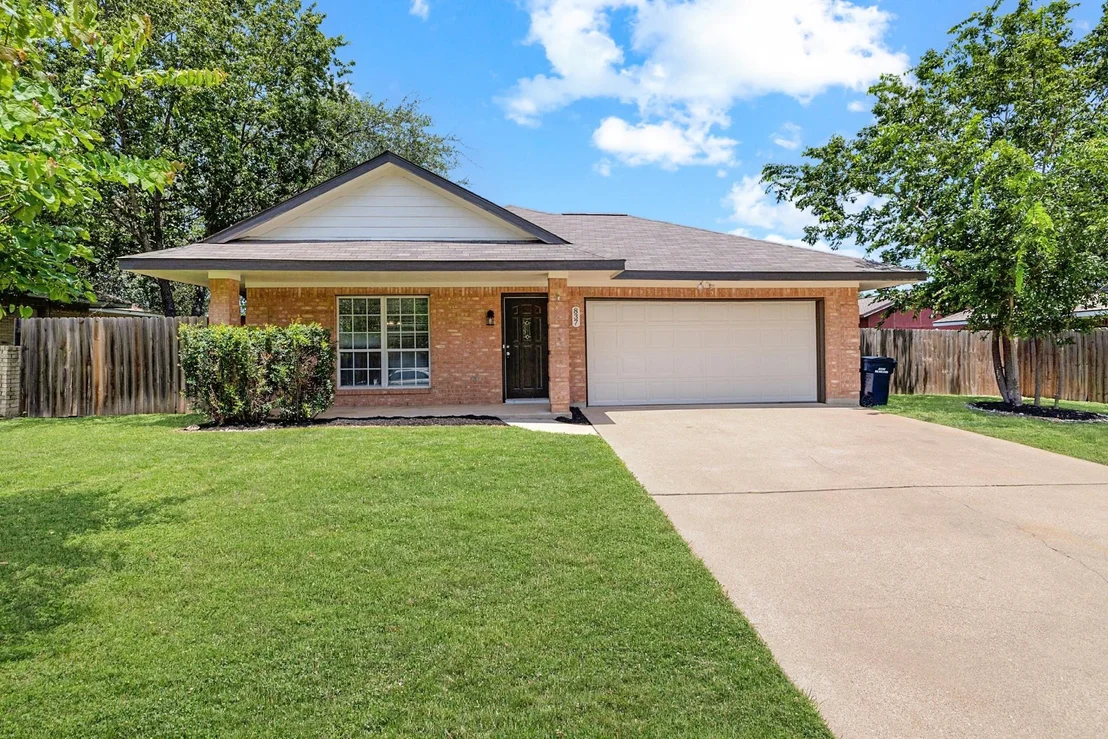 Photo of 837 Eagles WAY