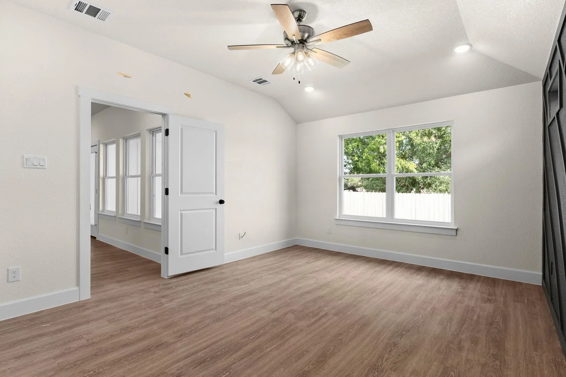 Photo of 2119 Blackhawk LOOP